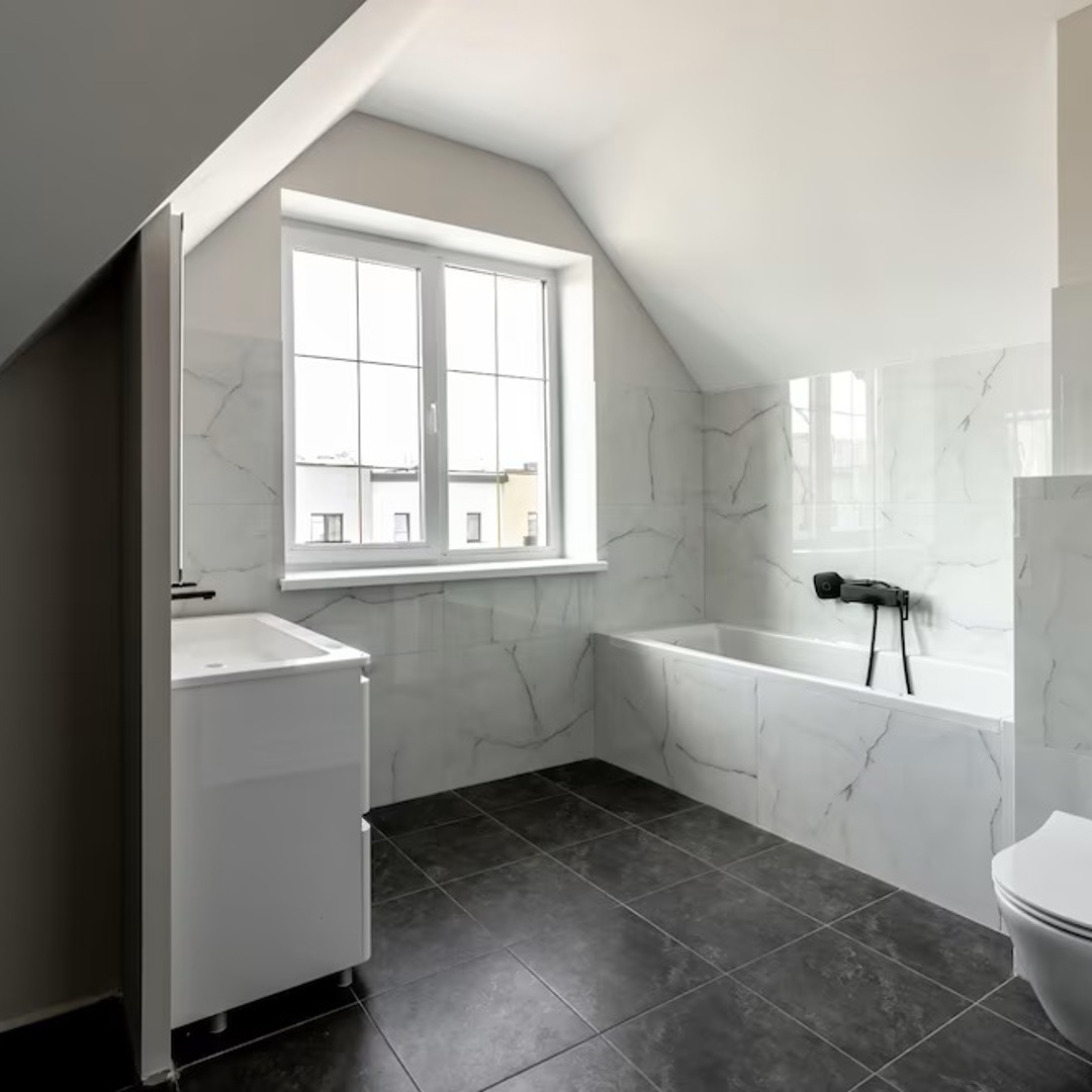 bathroom-modern.jpg